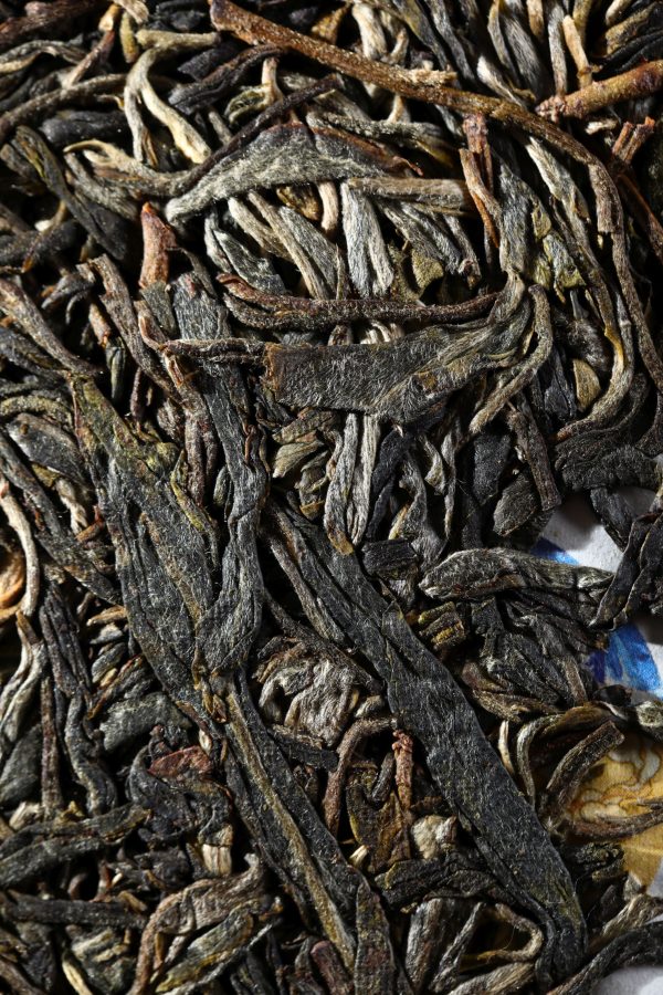 2022 Yunnan Sourcing  Mang Zhi  Old Arbor Raw Pu-erh Tea Cake Online Hot Sale - Image 5