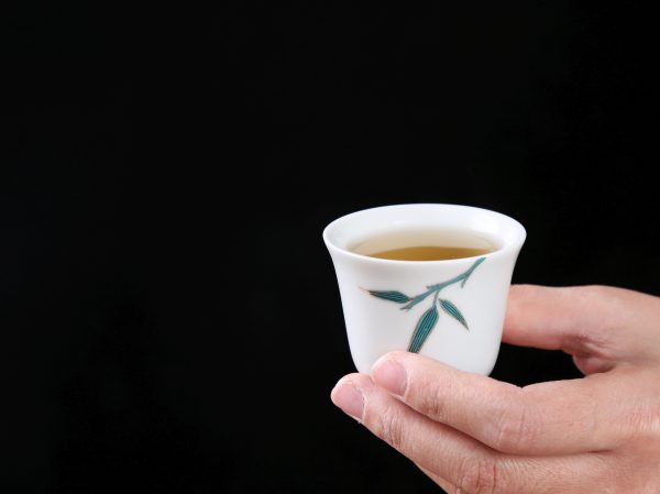 Blue Bamboo on White Porcelain Gaiwan and Cups Sale - Image 3
